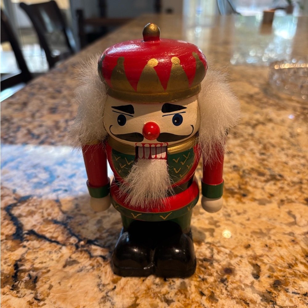 Nutcracker - Picture 2 of 8